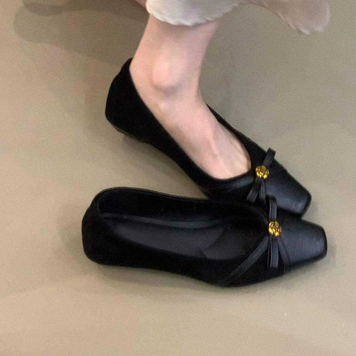 真皮低跟浅口方头单鞋女2026春新款百搭平底通勤玛丽珍小皮鞋